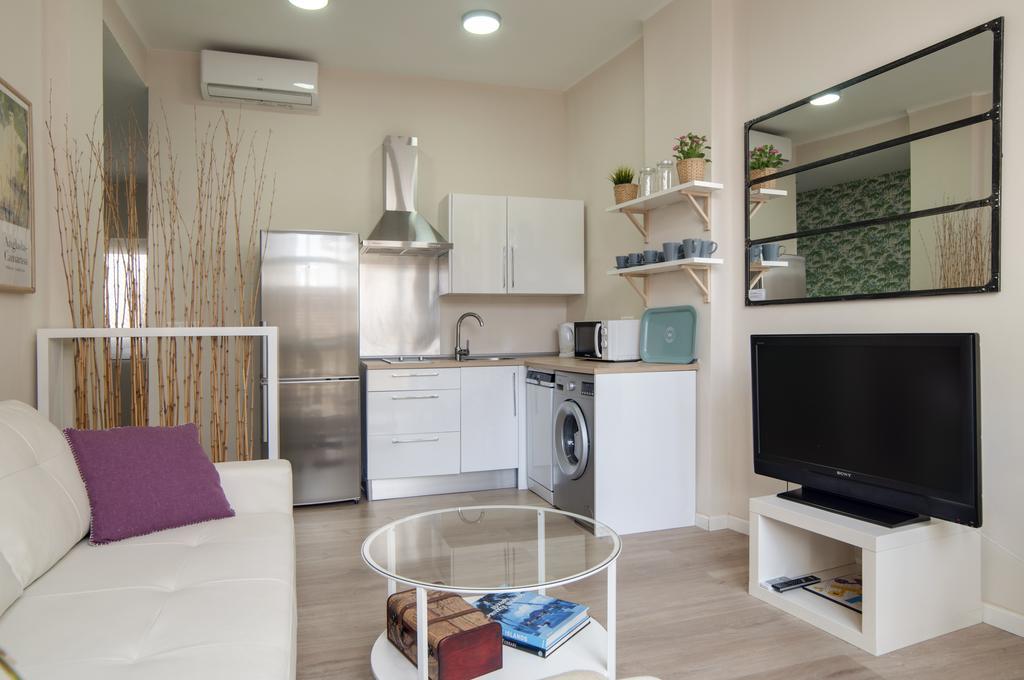 Apartamentos Uncibay Premium Málaga Szoba fotó